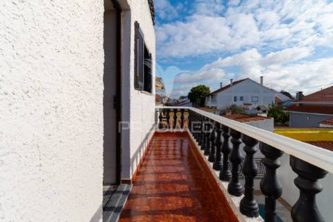 Moradia independente com piscina - quinta do conde - sesimbra - 609.000 eur