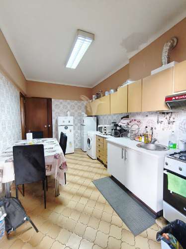 1º piso, varanda, virado a sul, cozinha equipada