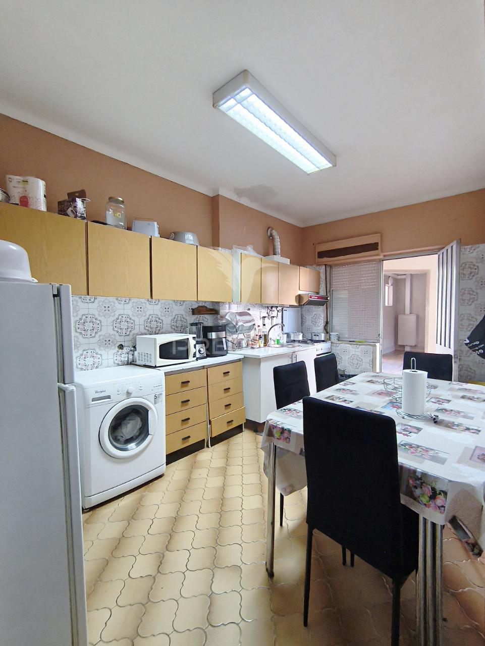 1º piso, varanda, virado a sul, cozinha equipada