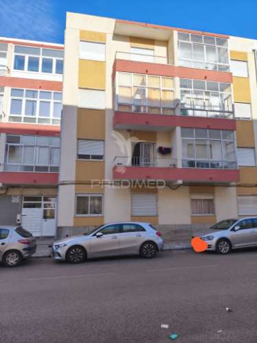 1º piso, varanda, virado a sul, cozinha equipada