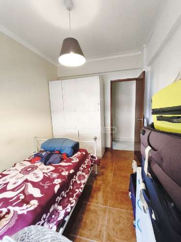 1º piso, varanda, virado a sul, cozinha equipada