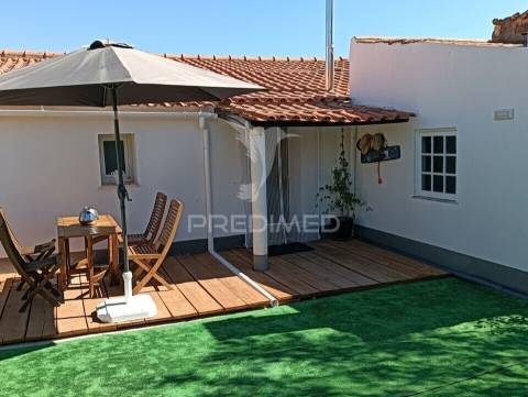 Moradia renovada em santa bárbara de padrões