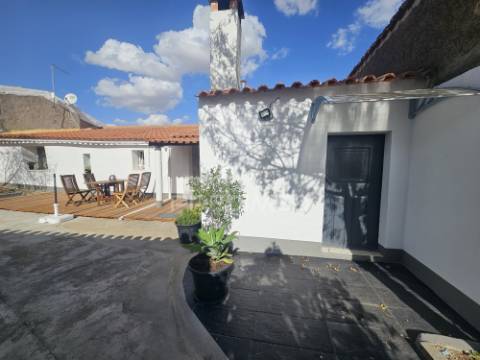 Moradia renovada em santa bárbara de padrões