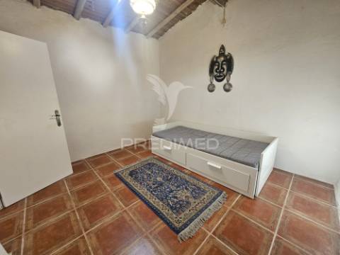 Moradia renovada em santa bárbara de padrões