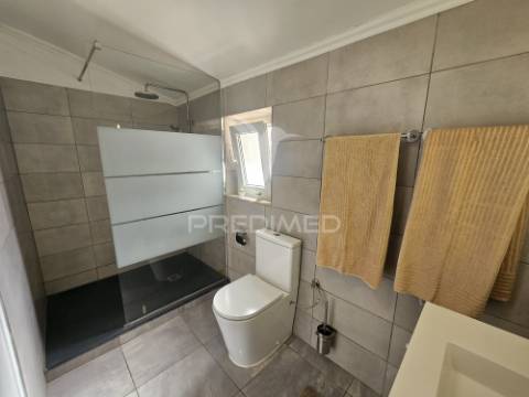 Moradia renovada em santa bárbara de padrões