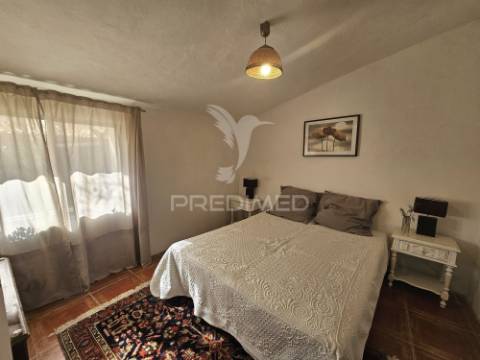 Moradia renovada em santa bárbara de padrões