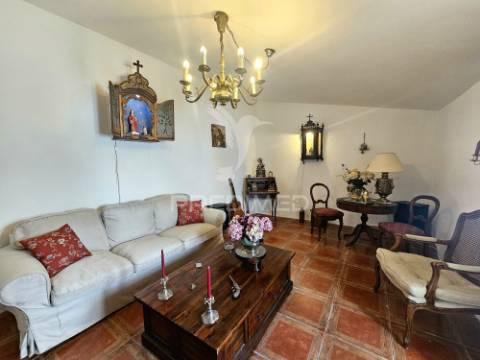 Moradia renovada em santa bárbara de padrões