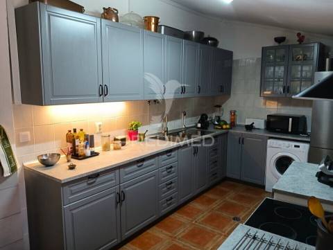 Moradia renovada em santa bárbara de padrões