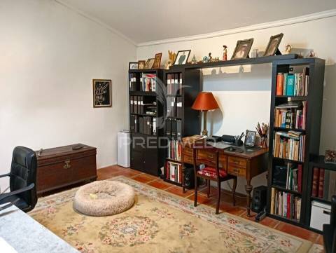 Moradia renovada em santa bárbara de padrões