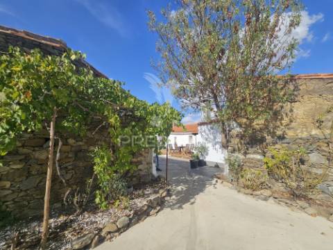 Moradia renovada em santa bárbara de padrões