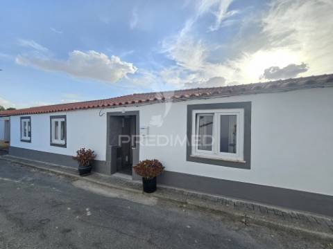 Moradia renovada em santa bárbara de padrões