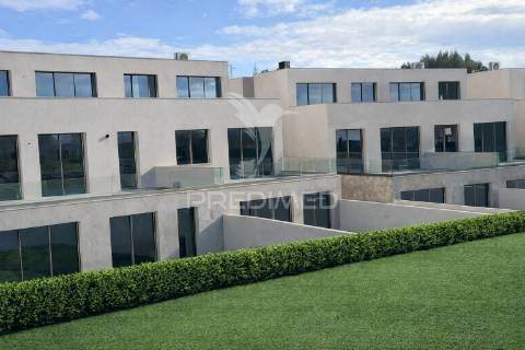 Apartamento t3 | piscina | ginásio | box 2 carros | madalena