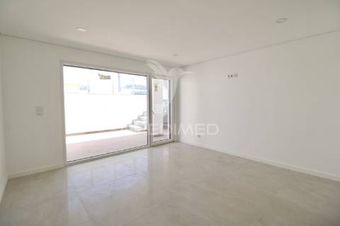 Moradia t3+1, charneca de caparica