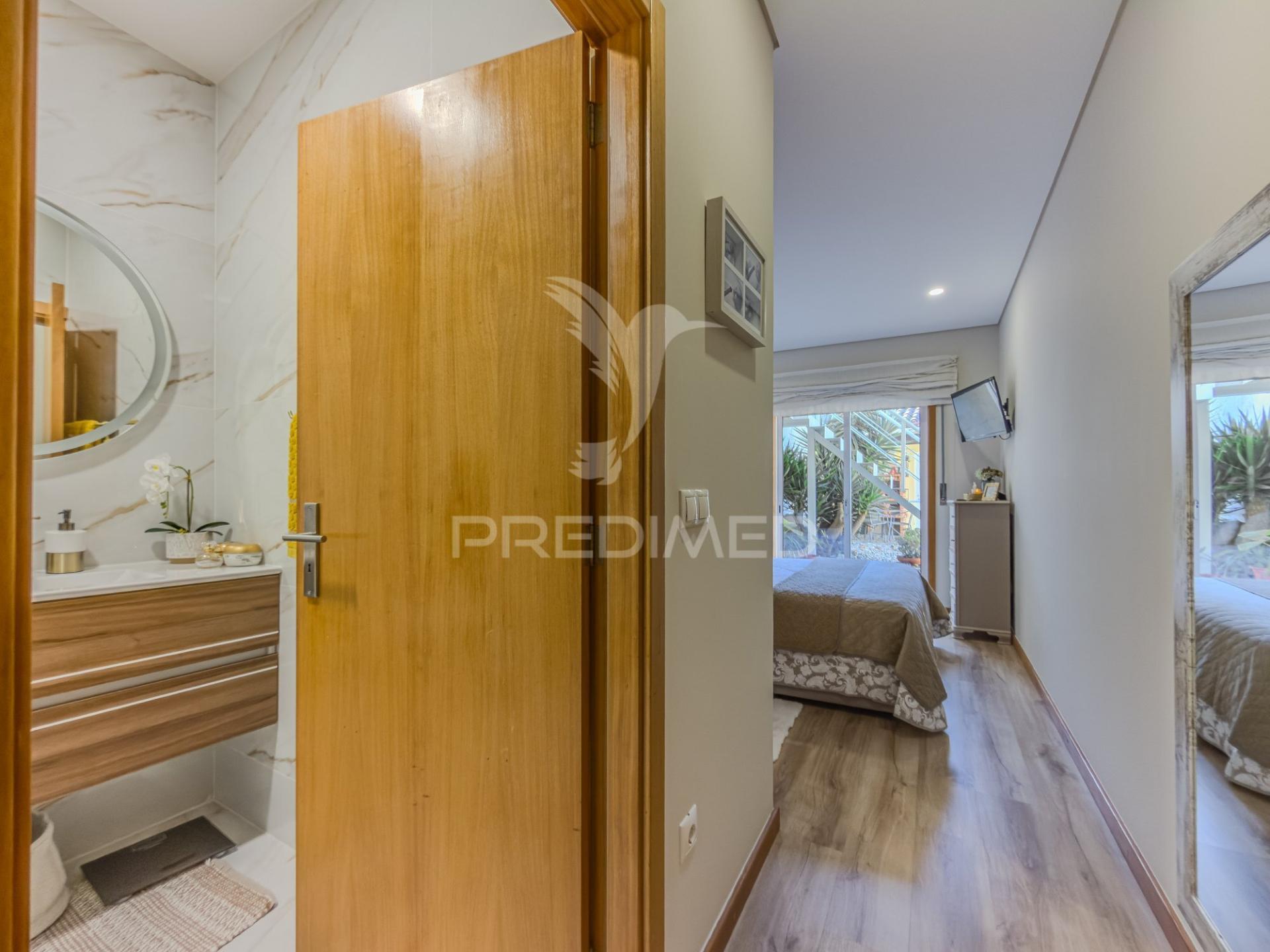 Moradia t3+1 térrea com jardim e área exterior