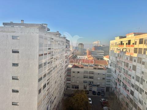 T2 com vista panorâmica – conforto e altitude no alto seixalinho - barreiro