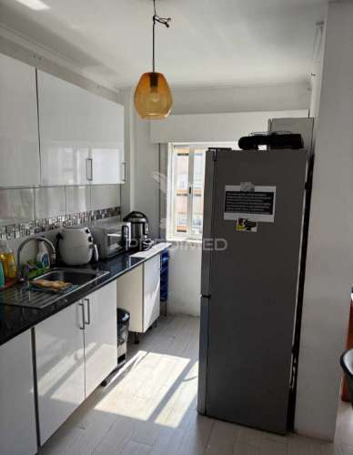 Apartamento t2 em linda-a-velha