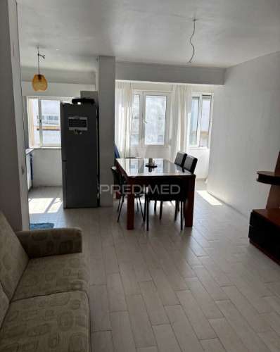 Apartamento t2 em linda-a-velha