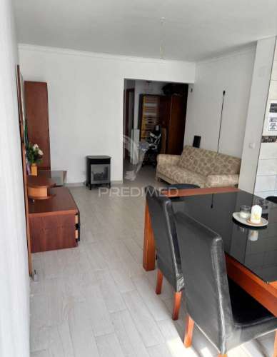 Apartamento t2 em linda-a-velha