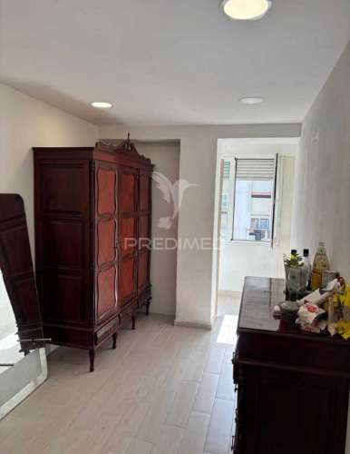 Apartamento t2 em linda-a-velha