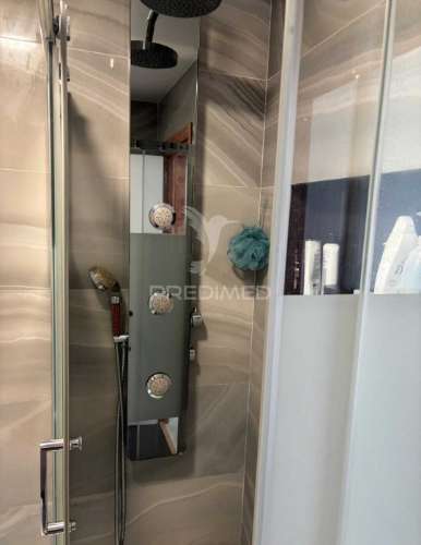 Apartamento t2 em linda-a-velha