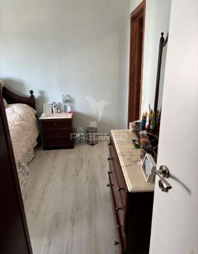 Apartamento t2 em linda-a-velha