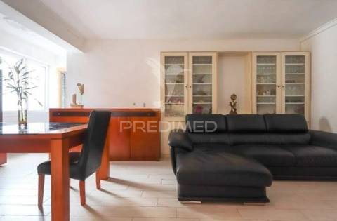 Apartamento t2 em linda-a-velha