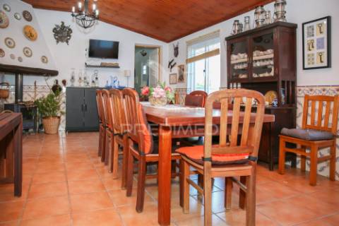 Moradia t5/9 bifamiliar no milharado