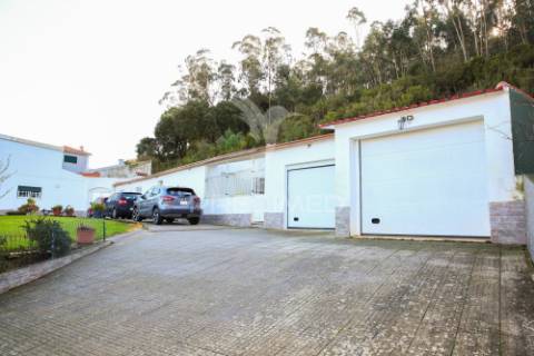 Moradia t5/9 bifamiliar no milharado