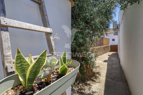 Moradia térrea com quintal e piscina em são pedro da gafanhoeira - arraiolos!