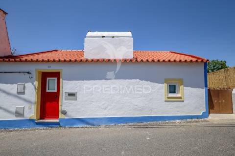 Moradia térrea com quintal e piscina em são pedro da gafanhoeira - arraiolos!