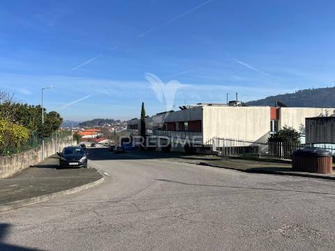 Terreno com projeto aprovado para 18 frações em santa eulália, vizela