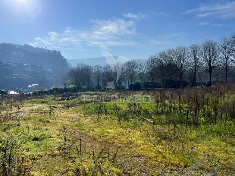 Terreno com projeto aprovado para 18 frações em santa eulália, vizela