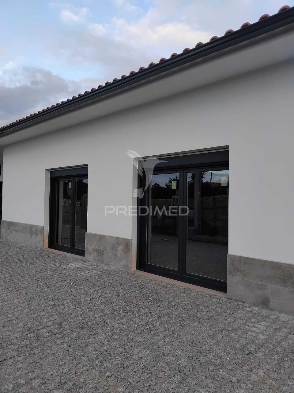 ? moradia de arquitetura moderna em construção | cortes – monção