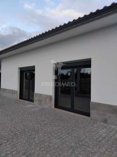 ? moradia de arquitetura moderna em construção | cortes – monção