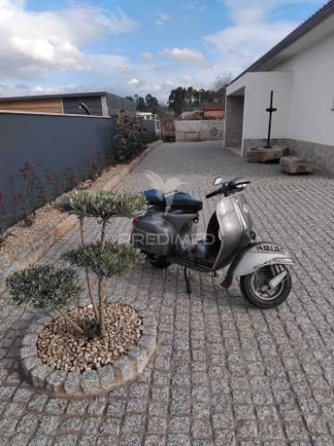 ? moradia de arquitetura moderna em construção | cortes – monção