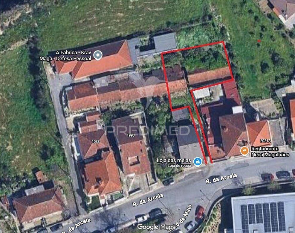 Quatro casas para restauro junto ao centro da cidade, mesão frio guimarães