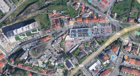 Quatro casas para restauro junto ao centro da cidade, mesão frio guimarães