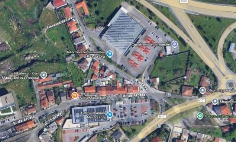 Quatro casas para restauro junto ao centro da cidade, mesão frio guimarães