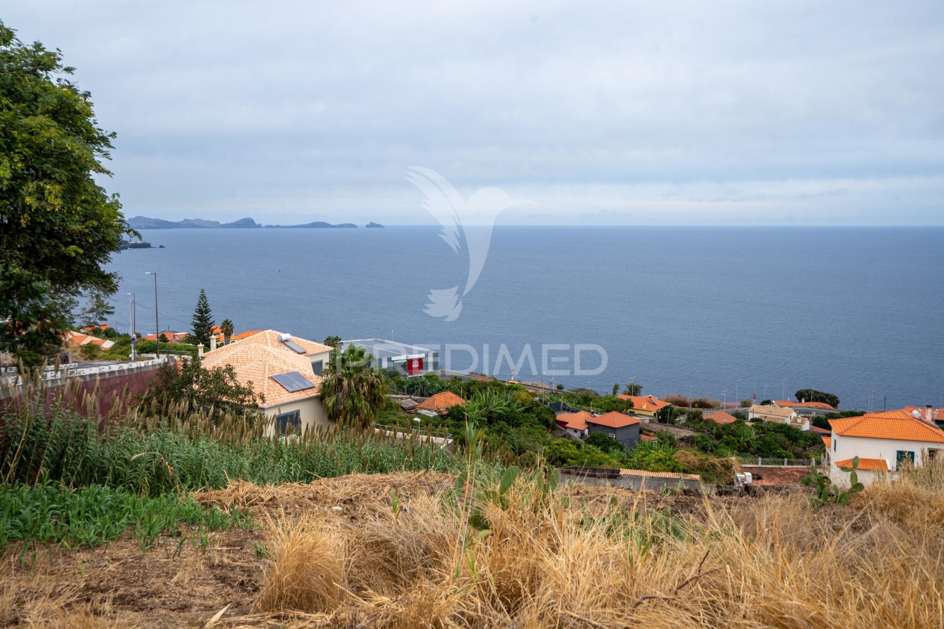 Terreno rustico para construção / área total 1.300m2 / índice de 0,5