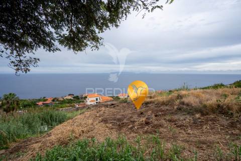 Terreno rustico para construção / área total 1.300m2 / índice de 0,5