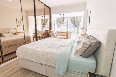 Oportunidade! apartamento remodelado t3 em cacilhas com vista rio tejo