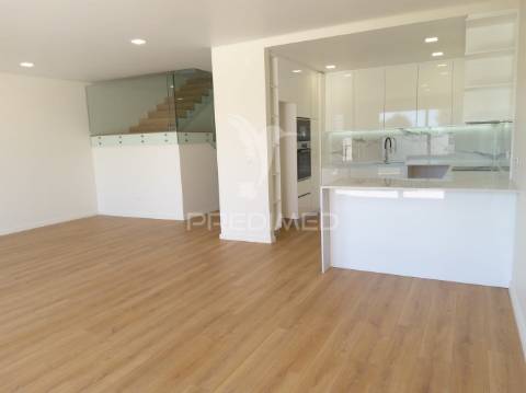 Moradia t4 -condomínio fechado éden entroncamento