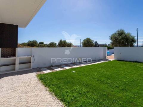 Moradia t4 -condomínio fechado éden entroncamento