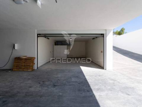 Moradia t4 -condomínio fechado éden entroncamento