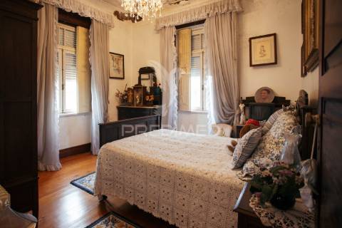 Vivenda de 3 pisos com garagem