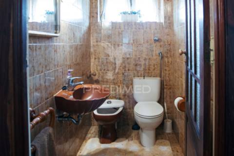 Vivenda de 3 pisos com garagem