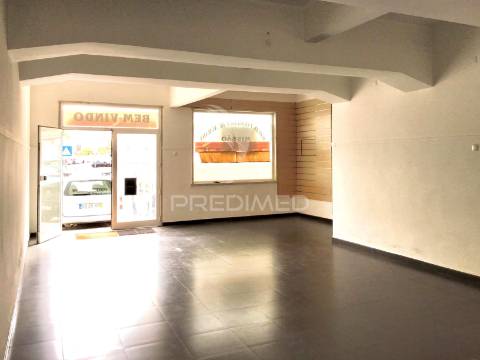 Loja c/ logradouro em corroios centro da cidade