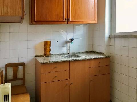 Loja c/ logradouro em corroios centro da cidade