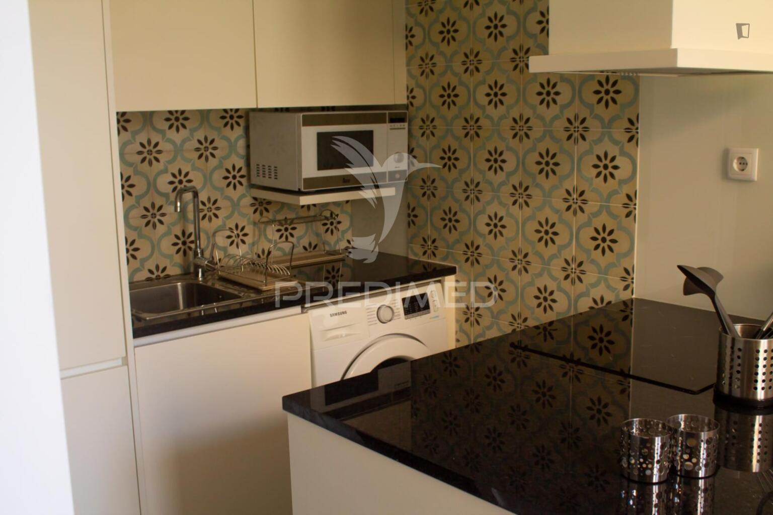 Vende-se moradia t1 duplex mobilada porto