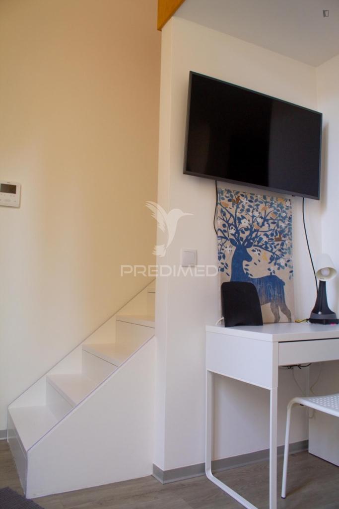 Vende-se moradia t1 duplex mobilada porto